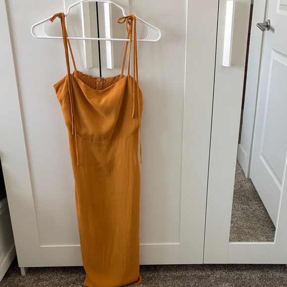 Reformation Dresses & Skirts - Reformation Women’s Jasper Mustard Yellow Midi Dress Size 6